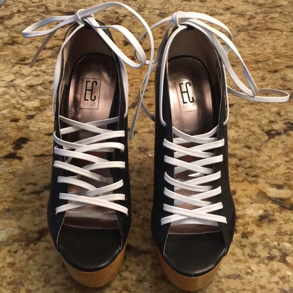 Elly Clay Platform Lace Up Shoes, size 7.